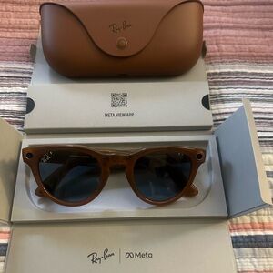Ray Ban Meta Headliner smart glasses 😎